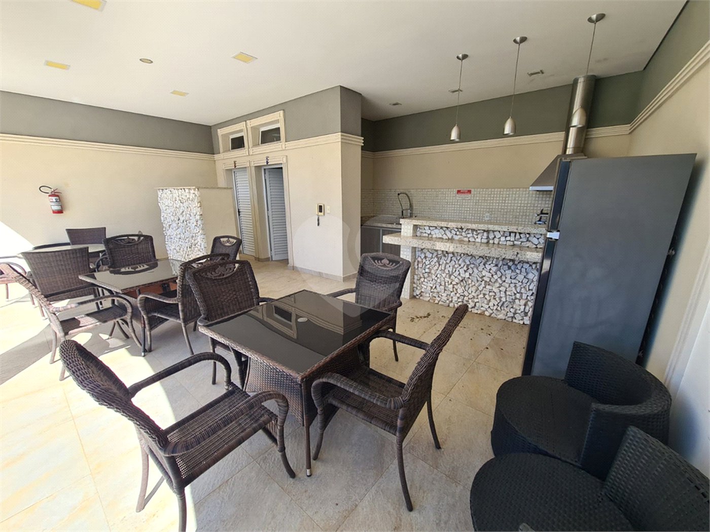 Apartamento à venda com 3 quartos, sendo 1 suíte, em Pinheirinho, Vinhedo, SP