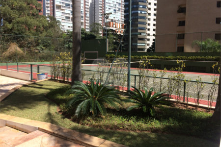 Apartamento à venda com 3 suítes em Vila Suzana, São Paulo, SP