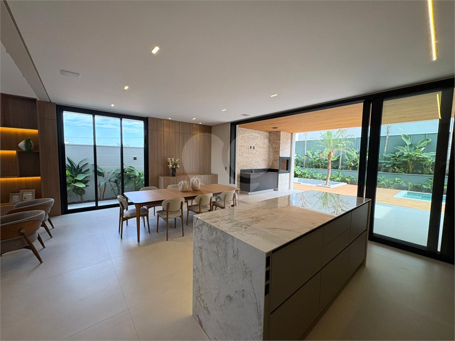 Casa à venda com 4 suítes no condomínio Villa Borghese, Indaiatuba - SP
