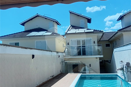 Casa à venda com 3 suítes no condomínio Residencial Jd. Floresta, São Paulo - SP