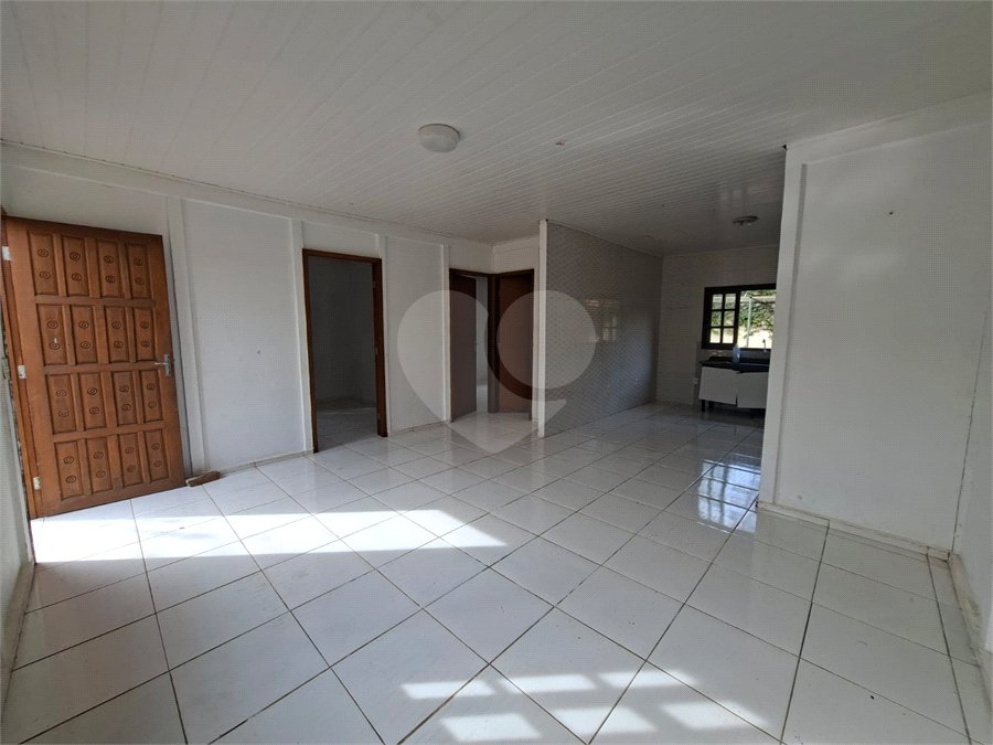 Casa à venda com 2 quartos no Centro, Alambari, SP