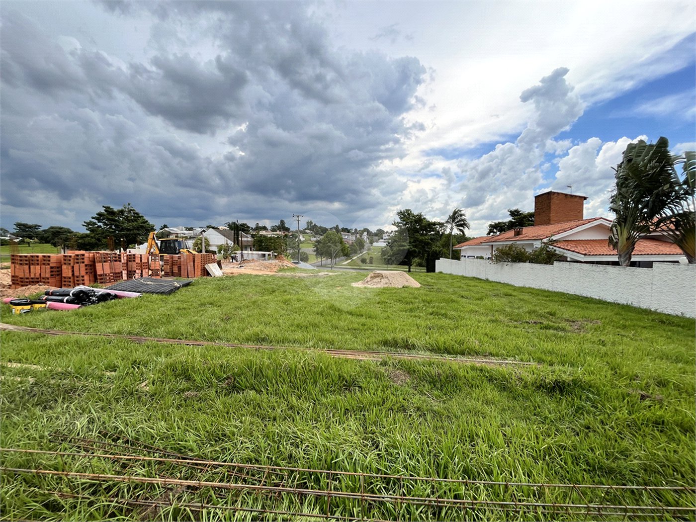Terreno à venda no condomínio Residencial Saint Charbel, Araçoiaba da Serra - SP