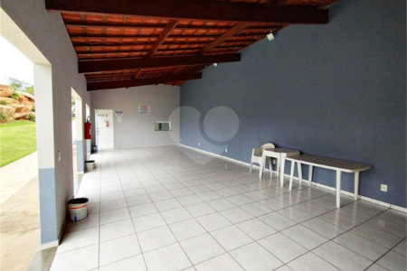 Casa à venda com 3 quartos, sendo 1 suíte, no condomínio Rio das Pedras, Salto - SP