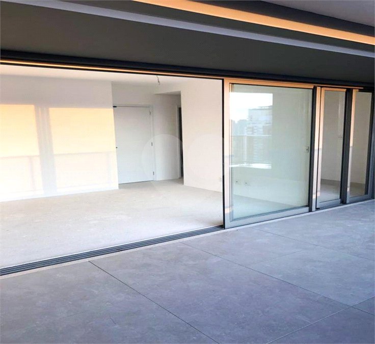 Apartamento à venda com 3 suítes em Brooklin, São Paulo, SP