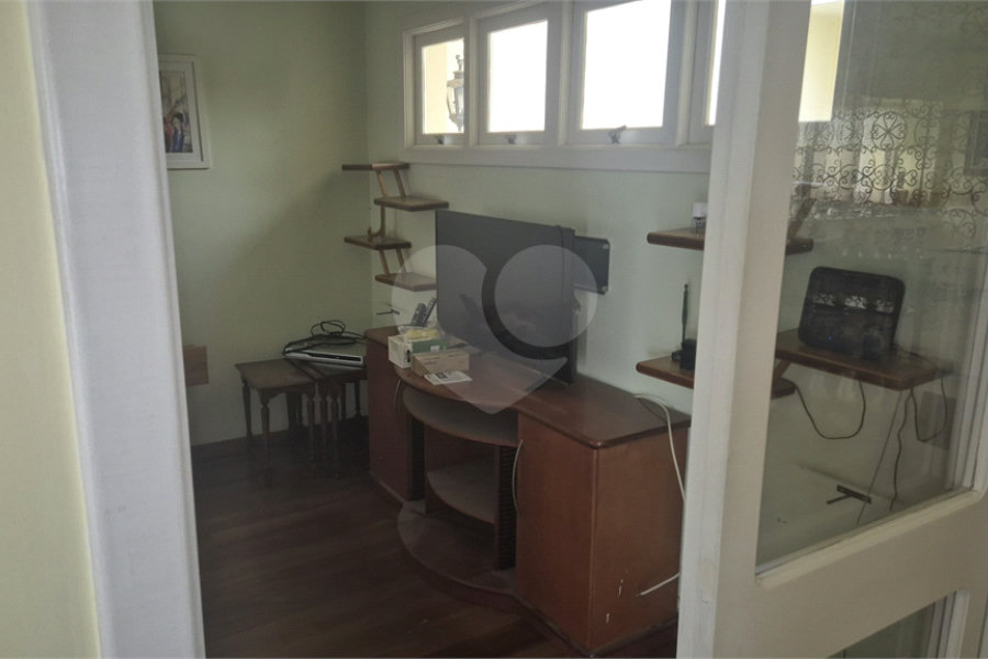 Casa à venda com 4 quartos, sendo 3 suítes, no condomínio Chácara das Rosas, São Paulo - SP