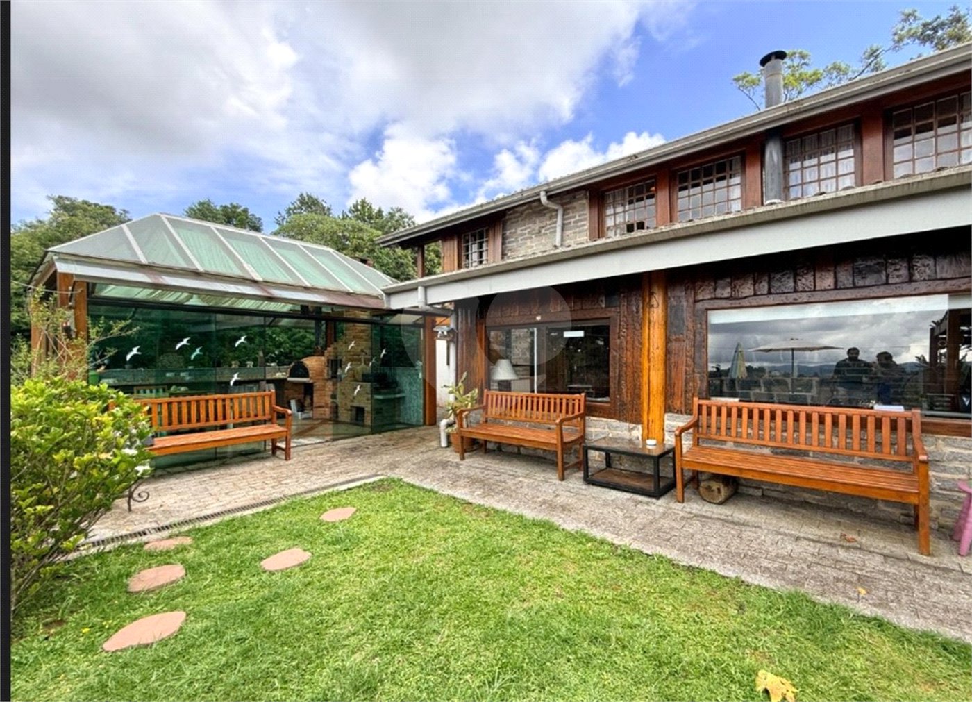 Casa à venda com 4 suítes em Vila Natal, Campos do Jordão, SP