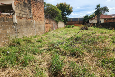 Terreno à venda em Jardim Quitandinha, Araraquara, SP