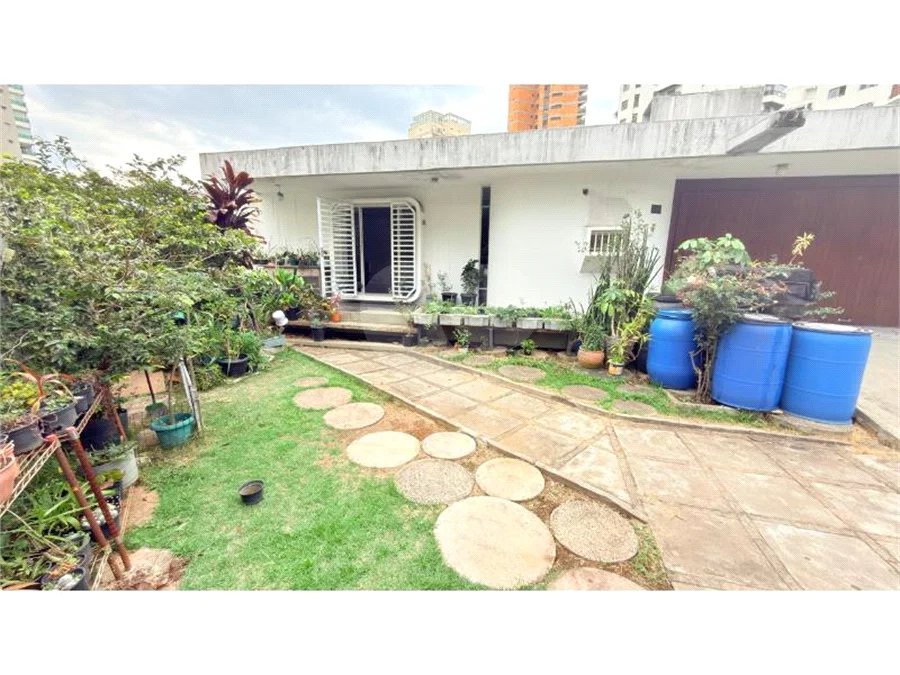 Casa à venda com 4 quartos, sendo 3 suítes, em Santana, São Paulo, SP