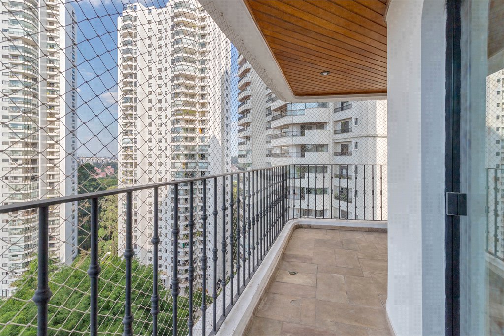 Apartamento à venda ou para alugar com 4 suítes em Alto da Boa Vista, São Paulo, SP