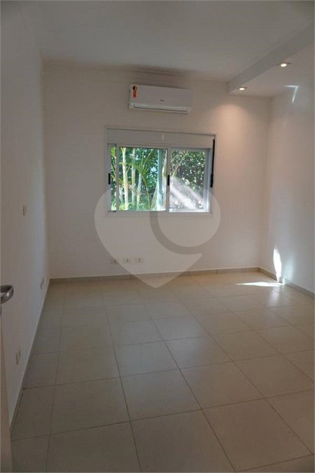 Casa para alugar com 4 quartos, sendo 2 suítes, no condomínio Mont Serrat, Salto - SP