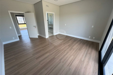 Casa à venda com 4 suítes no condomínio Villas do Golf, Itu - SP