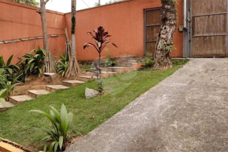Sobrado à venda com 4 quartos, sendo 1 suíte,  em Brooklin Paulista, São Paulo, SP