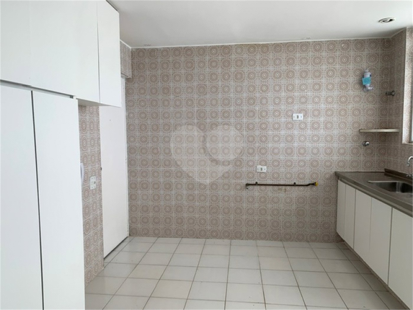 Apartamento à venda com 3 quartos, sendo 1 suíte, em Alto da Boa Vista, São Paulo, SP