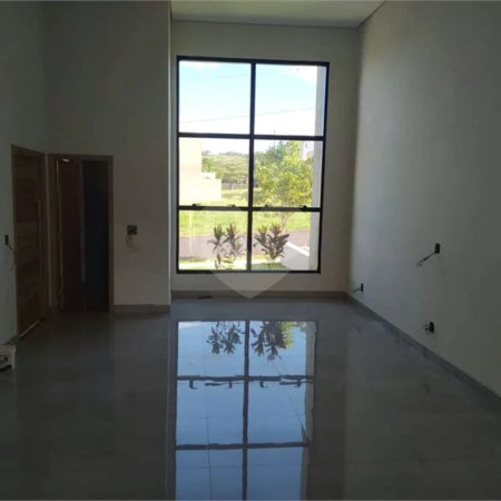 Casa térrea no Condomínio Reserva Imperial.