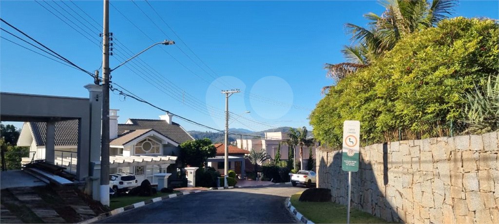 Casa à venda com 4 suítes no condomínio Osato, Atibaia - SP