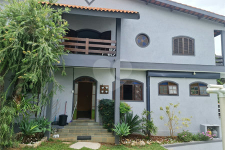 Sobrado para alugar com 3 quartos, sendo 2 suítes, em Jardim Paulista, Atibaia, SP
