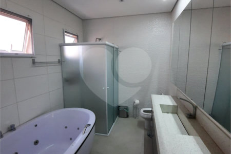 Casa à venda com 3 suítes no condomínio Ecovillagio, São Roque - SP