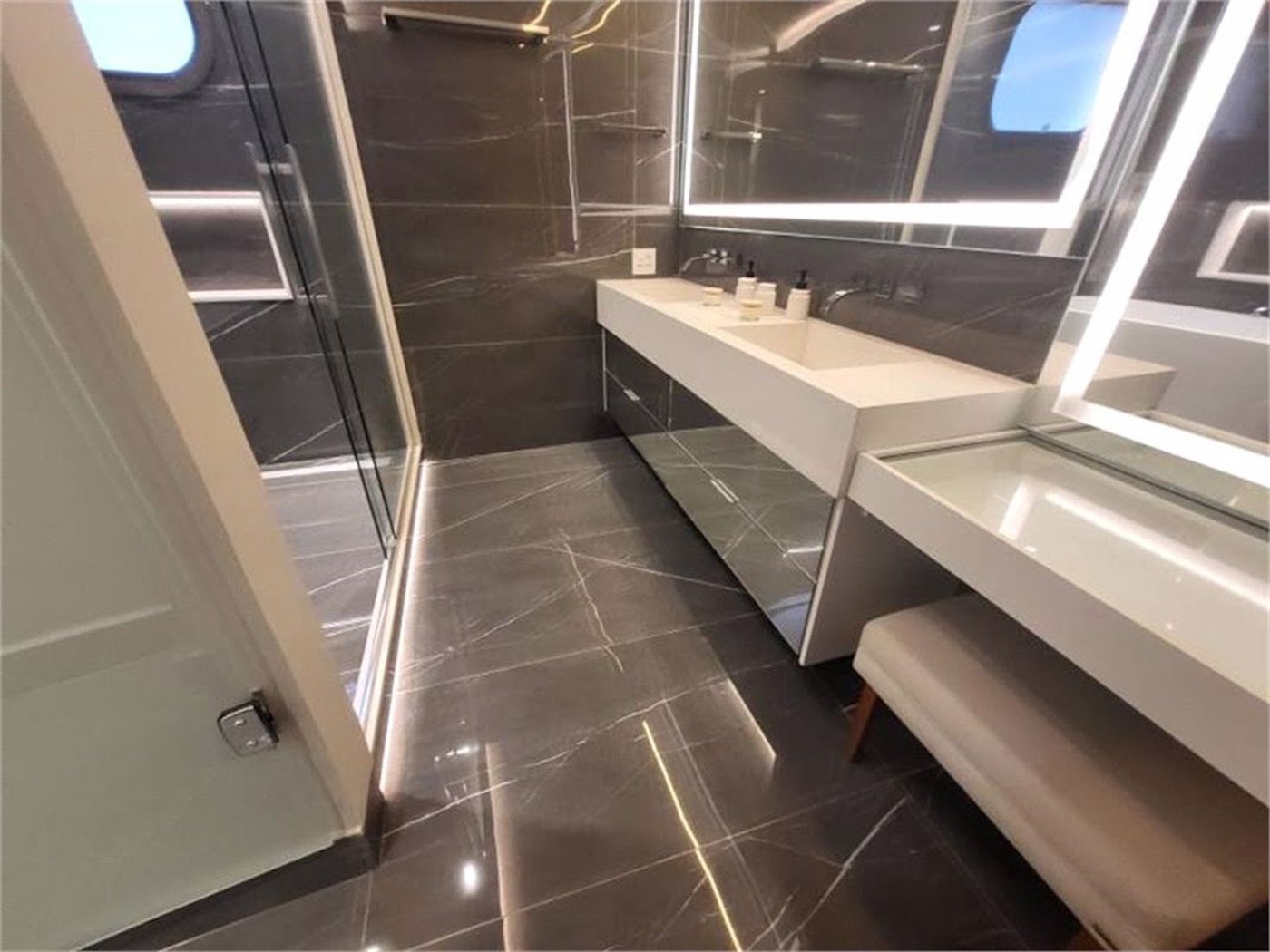 Apartamento Residencial à venda, Gonzaga, Santos - AP0849.