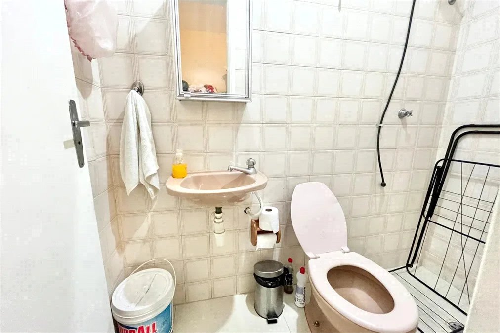 Sobrado à venda com 3 quartos, sendo 1 suíte, em Vila Vitório Mazzei, São Paulo, SP