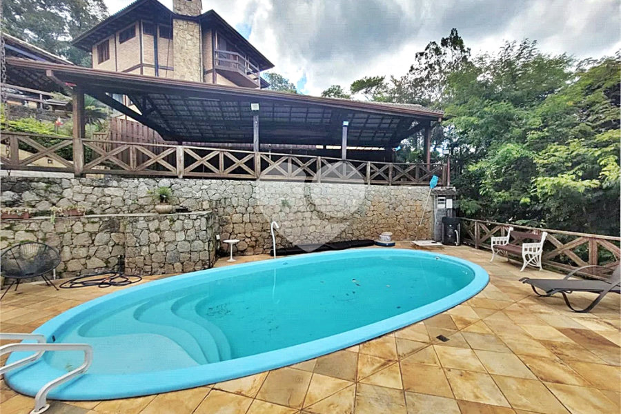 Casa à venda com 3 suítes no condomínio Cantareira, Mairiporã - SP