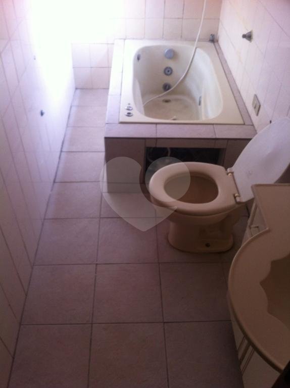 Sobrado à venda com 3 quartos, sendo 1 suíte, em Chora Menino, São Paulo, SP