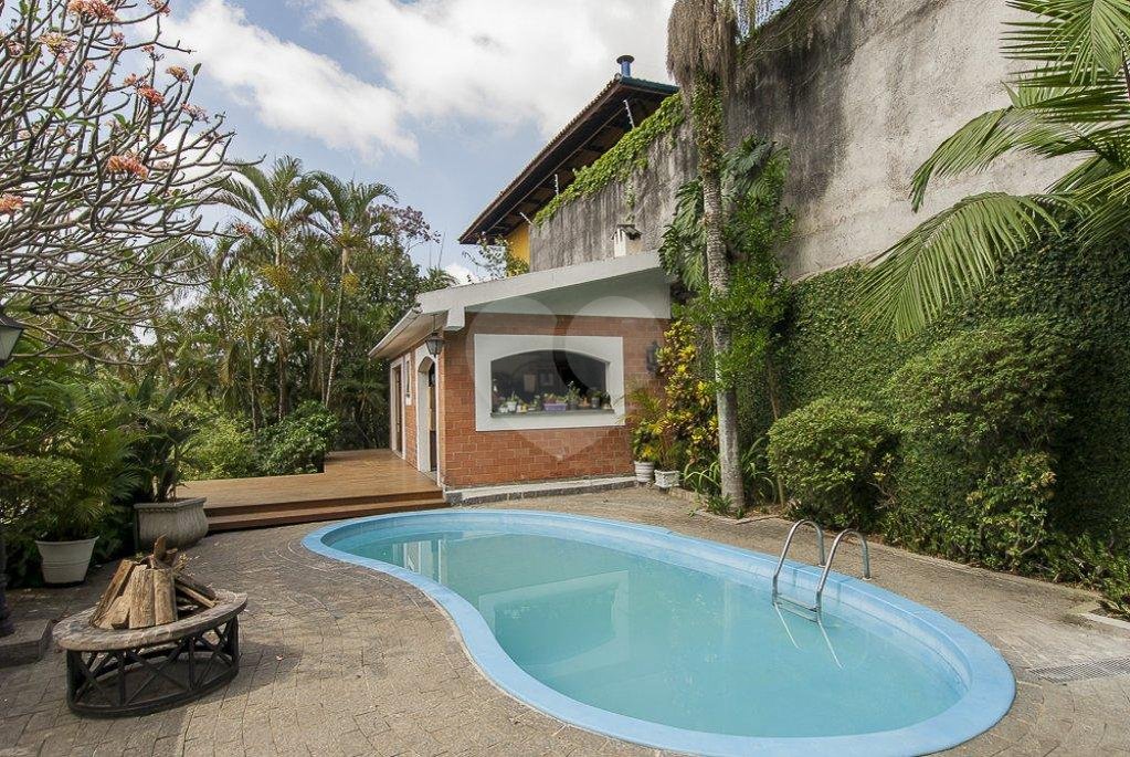 Casa à venda com 5 suítes em Vila Tramontano, São Paulo, SP
