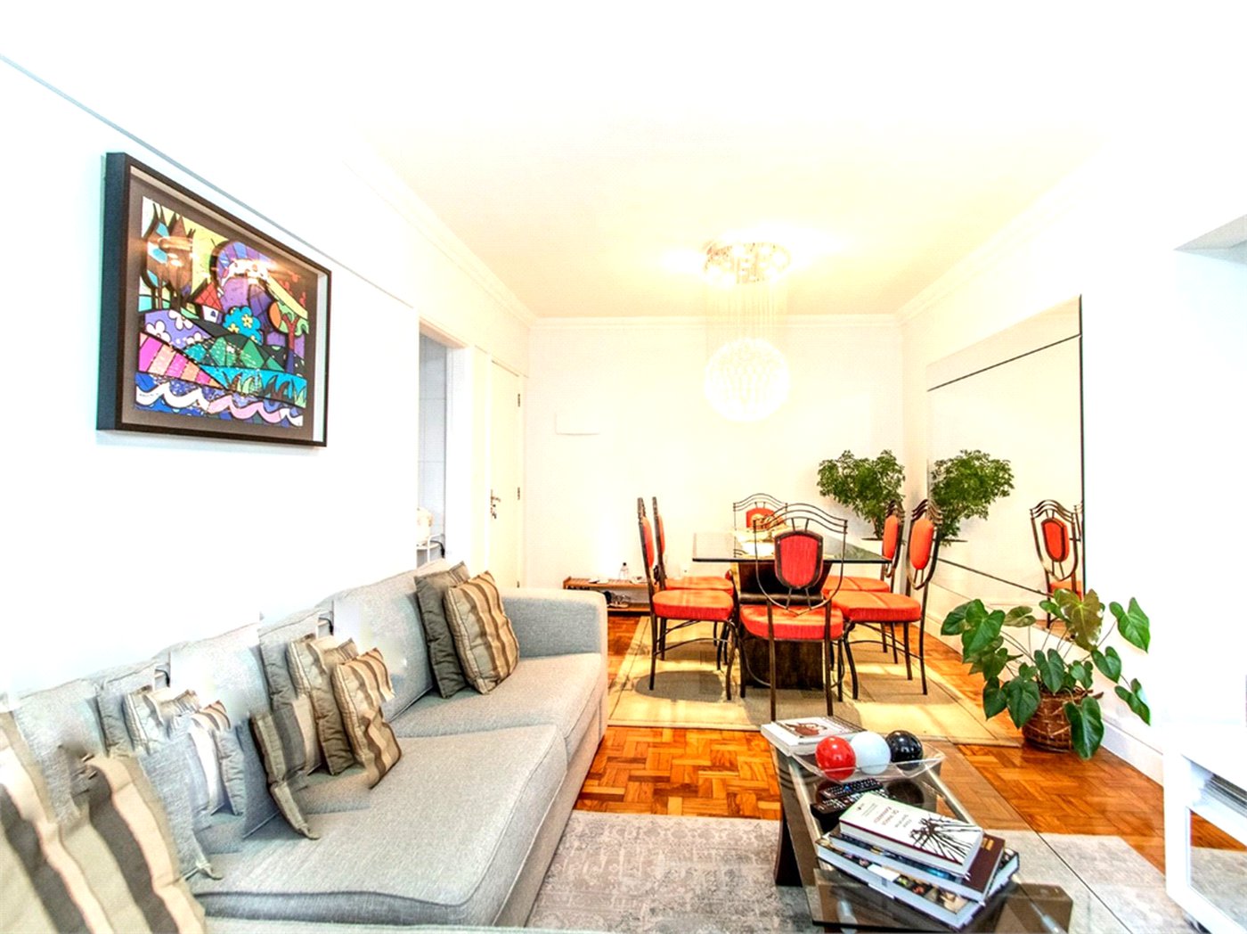 Apartamento à venda na Aclimação de 78m² com 2 dormitórios.