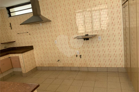 Imóvel Comercial á venda em São Carlos, rua São Sebastião.