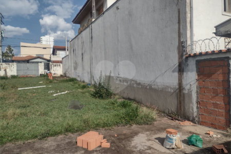 Terreno á venda no Jardim Paraíso