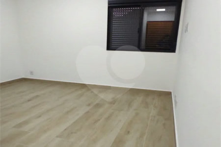 Sobrado à venda na Vila Carrão, 3 quartos (1 suíte)