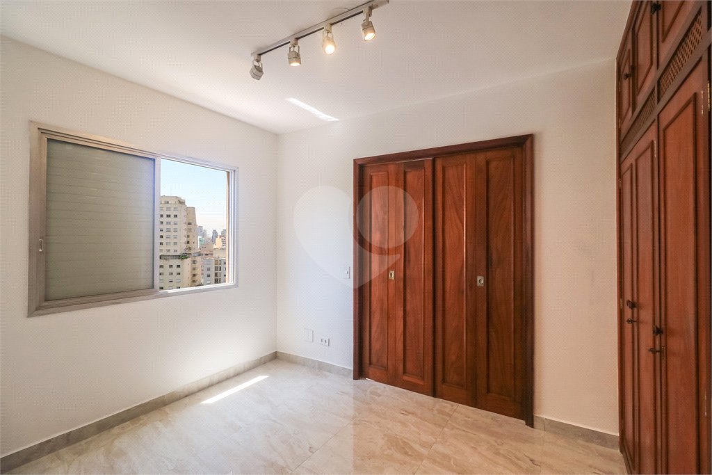 Apartamento 1 Dormitório à Venda na Rua Frei Caneca