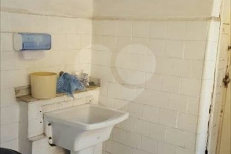 Sobrado à venda com 4 quartos, sendo 1 suíte, em Vila Monumento, São Paulo, SP