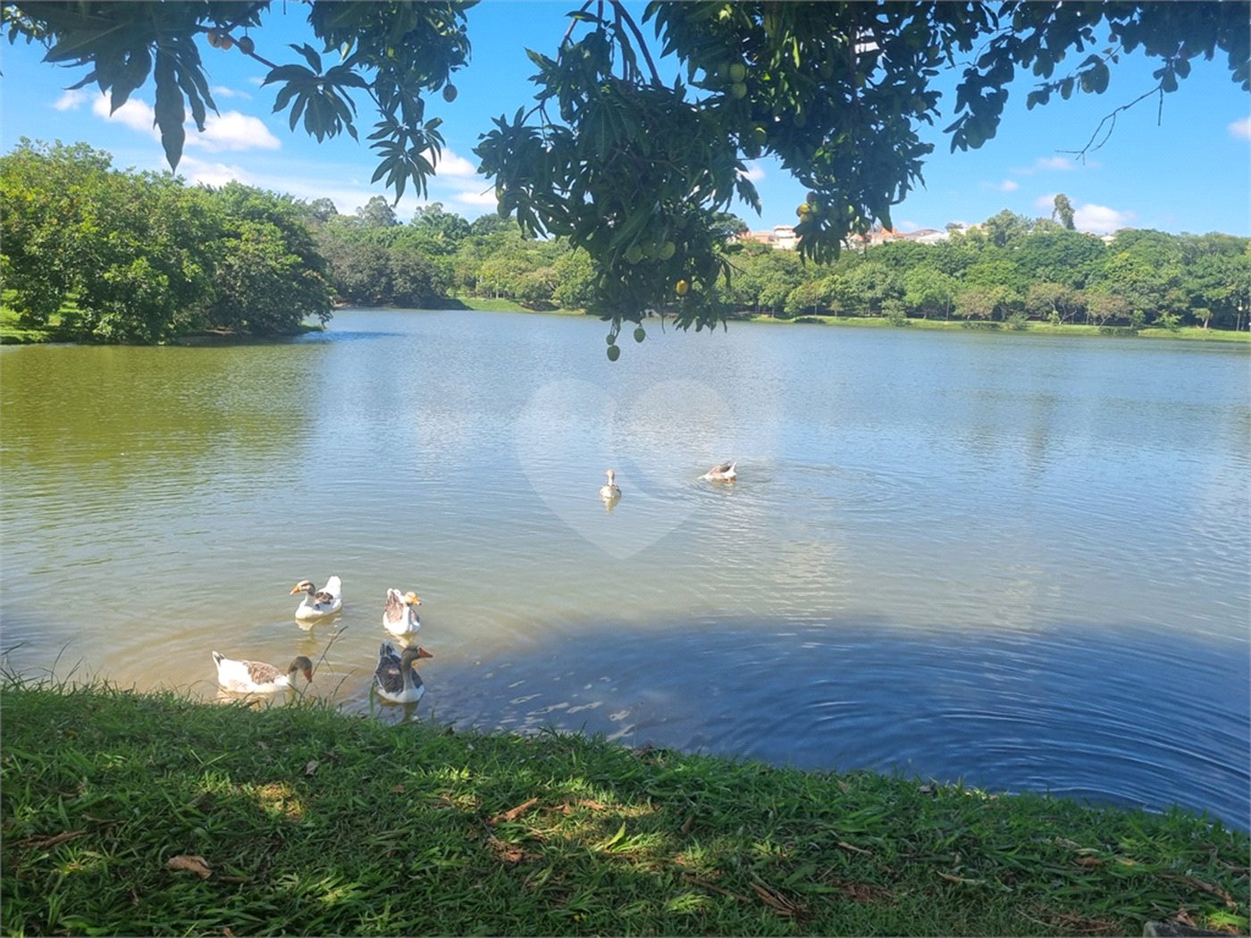 Casa à venda com 4 quartos, sendo 3 suítes, no condomínio Ibiti do Paço, Sorocaba - SP