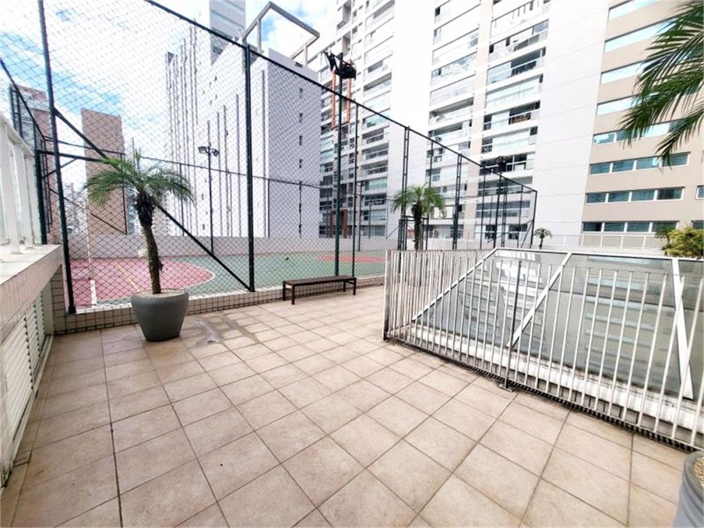 Apartamento Residencial à venda, Gonzaga, Santos - AP1004.