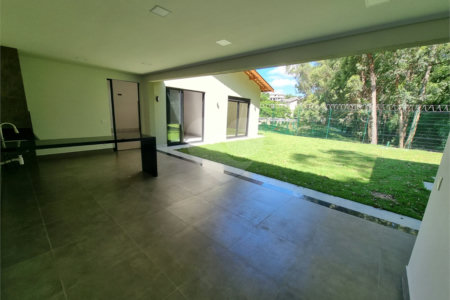 Casa à venda com 3 suítes no condomínio Terras de Santa Teresa, Itupeva - SP