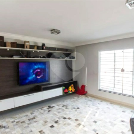 Sobrado à venda com 3 quartos, sendo 1 suíte, em Vila Nivi, São Paulo, SP