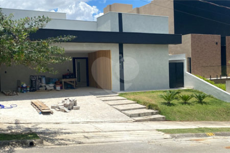 Casa à venda com 3 quartos, sendo 1 suíte,  no condomínio Cyrela Landscape, Votorantim - SP