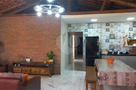 Chácara à venda com 4 quartos, sendo 1 suíte,  em Loteamento Quinta da Mata, Ibiúna, SP