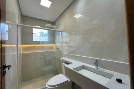 Casa à venda com 2 quartos, sendo 1 suíte, em Guriri, Cabo Frio, RJ