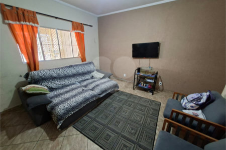 Casa à venda com 4 quartos, sendo 1 suíte,  em Vila Santa Maria, Guarulhos, SP