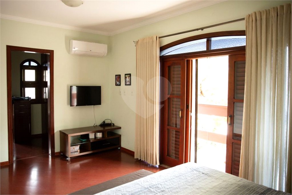 Casa à venda com 4 quartos, sendo 2 suítes,  no condomínio Villaggio Capriccio, Louveira - SP
