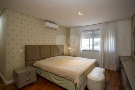 Apartamento à venda com 3 suítes em Campo Belo, São Paulo, SP