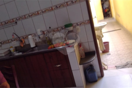 Casa à venda com 4 quartos, sendo 1 suíte,  em Jardim Cacique, Suzano, SP