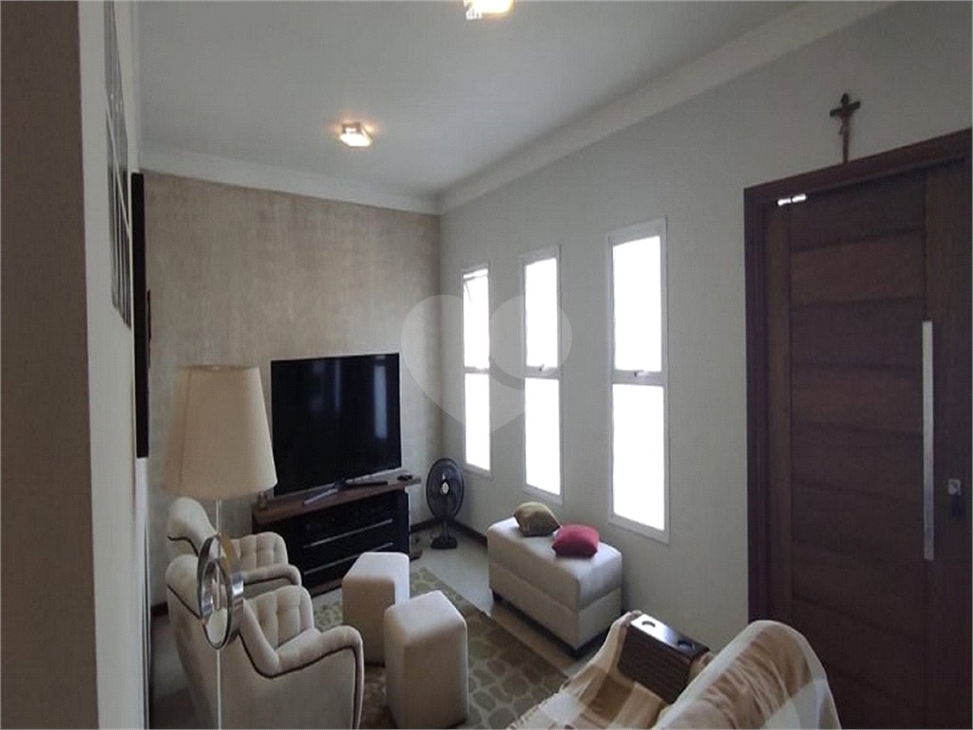 Casa à venda com 4 quartos, sendo 2 suítes, no condomínio Residencial Villa dos Inglezes, Sorocaba - SP
