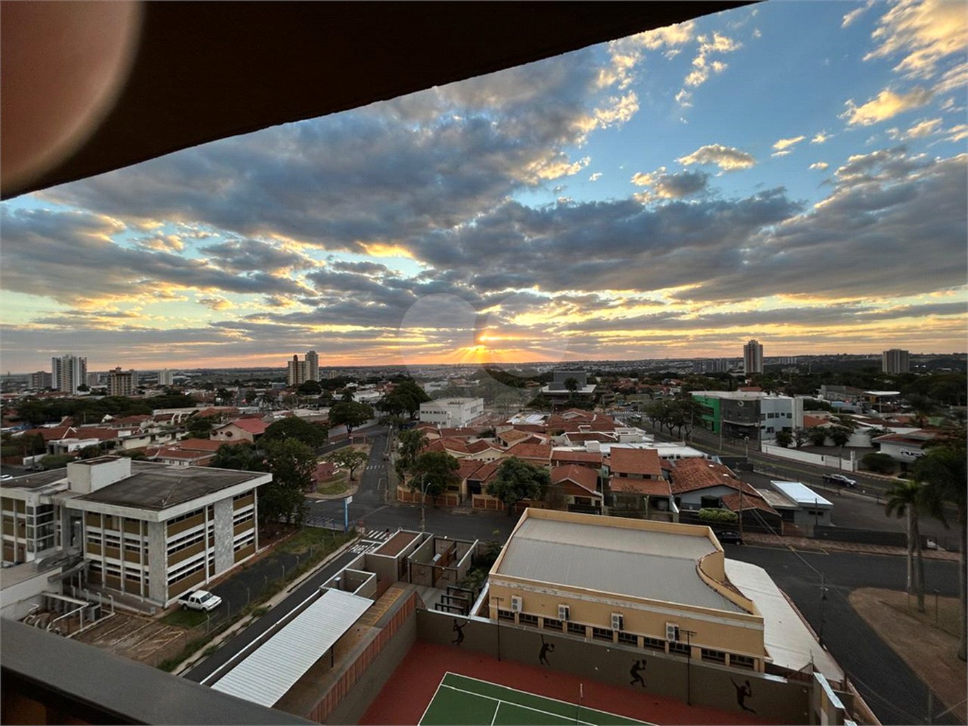 Apartamento à venda com 3 suítes em Vila Ferroviária, Araraquara, SP