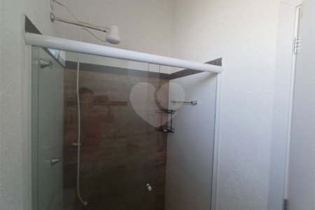 Casa à venda com 3 quartos, sendo 2 suítes, no condomínio Sollaris, Araraquara - SP