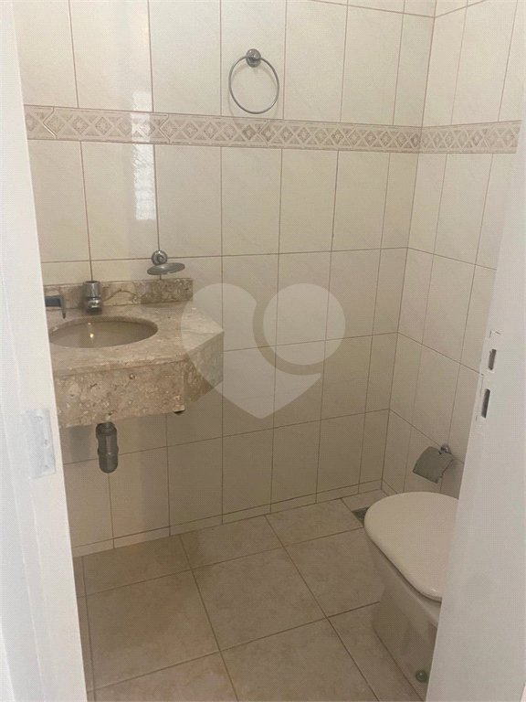 Sobrado à venda ou para alugar com 3 quartos, sendo 1 suíte, no Centro, Salto, SP