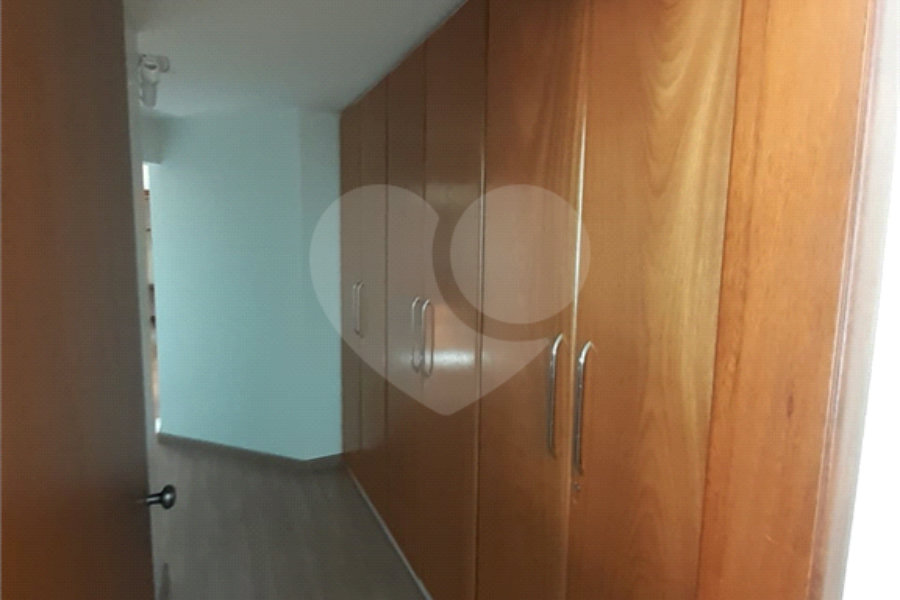 Sobrado à venda com 4 quartos, sendo 2 suítes,  em Tremembé, São Paulo, SP