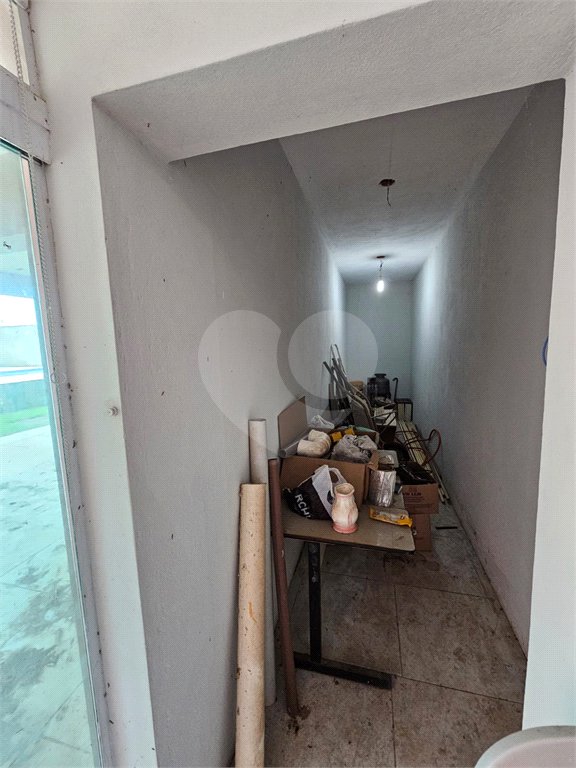 Casa à venda com 4 quartos, sendo 1 suíte,  no condomínio Jardim Shangri-lá, Atibaia - SP