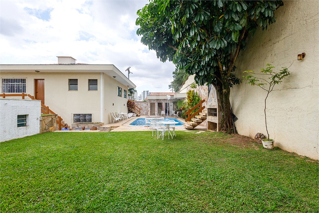 Casa à venda com 5 quartos, sendo 3 suítes, em Lapa, São Paulo, SP
